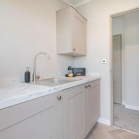 シャレー Oak Tree Timber