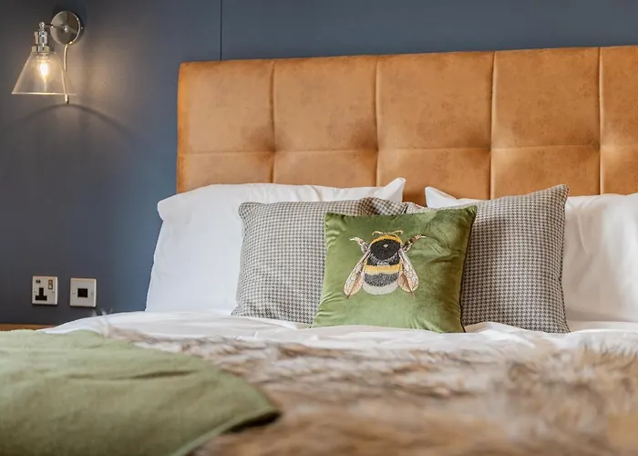 Oak Tree Timber Chalé